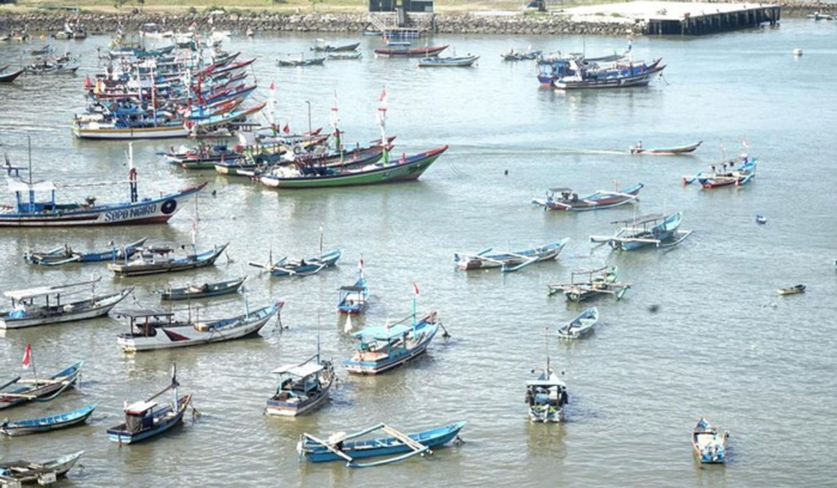 Libur Lebaran Tak Menghentikan Pelabuhan Perikanan! Layanan Tetap Jalan, Produksi Tetap Lancar Libur Lebaran Tak Menghentikan Pelabuhan Perikanan! Layanan Tetap Jalan, Produksi Tetap Lancar